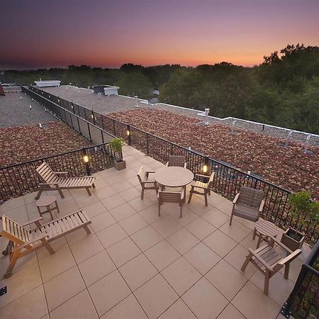 Execustay At York Place Apts Edina Restoran foto